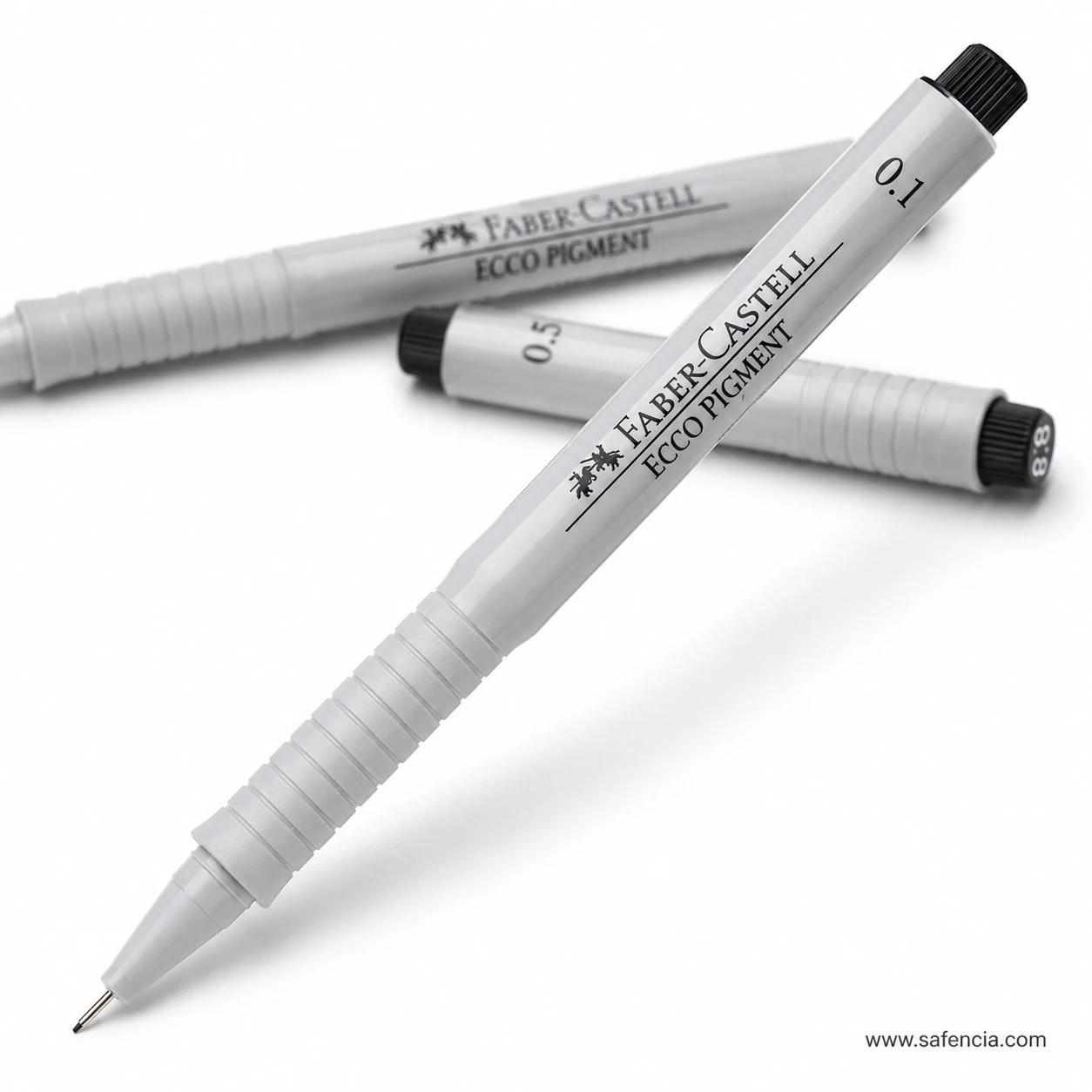 Close view of the Ecco Pigment fineliner grey barrel and ribbed grip
