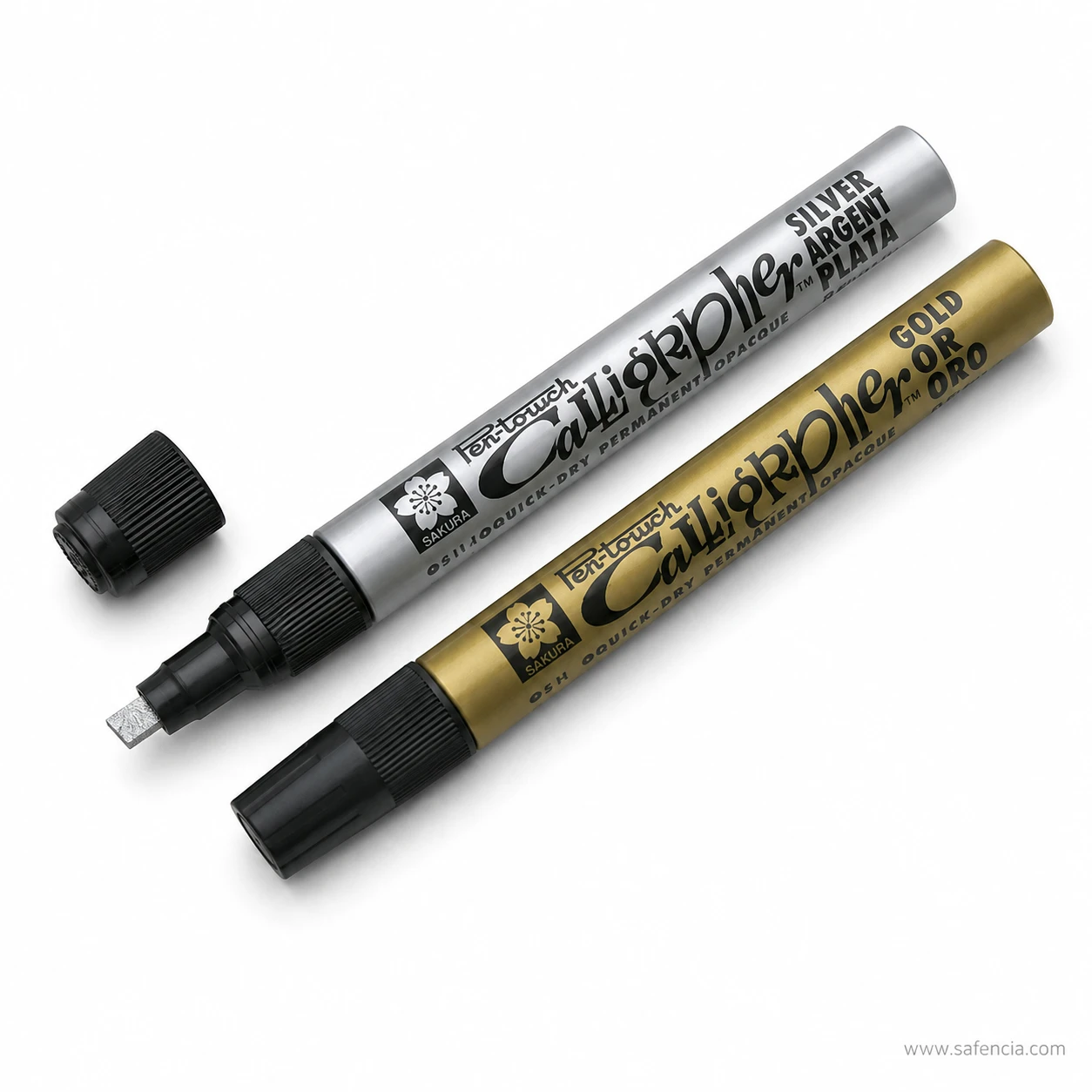 Pen-touch Calligrapher 5.0 mm uncapped showing the broad chisel nib