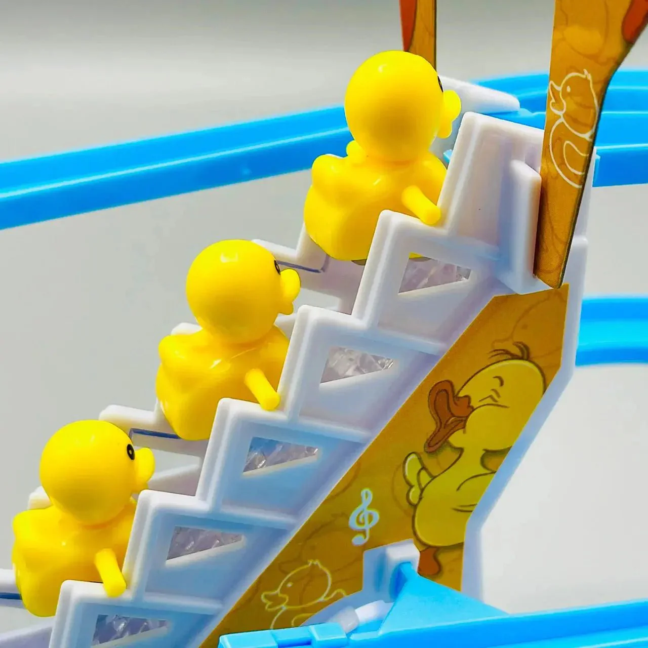Small Ducks Climbing Stairs Toy product image 3 - ducks on stairs
